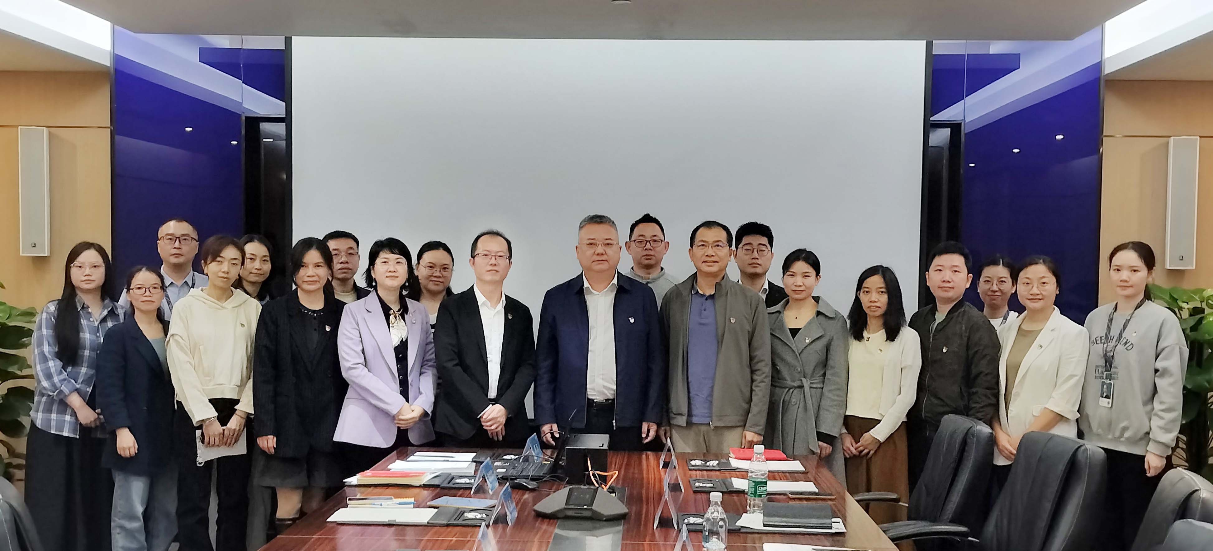 李程任深圳市474蒙特卡罗官供应链股份有限公司党委书记，钟志华任党委副书记、纪委书记